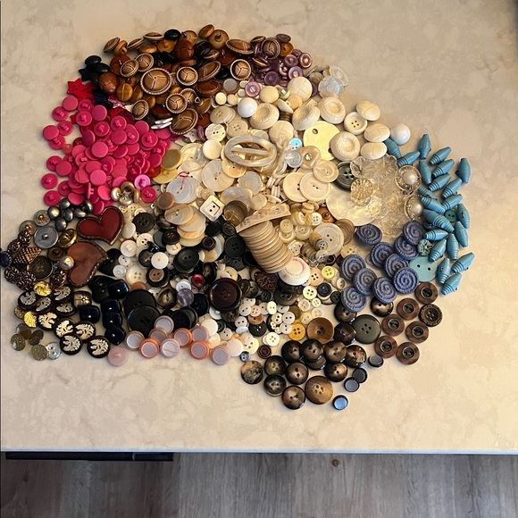 Vintage Accessories - Assorted Vintage Buttons Lot lucite mother of pearl etc